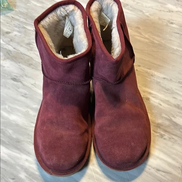 Mulberry Suede Koolaburra by UGG Ankle Boots with Shearling Lining - Picture 1 of 4